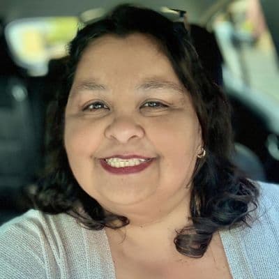 Yvette R.